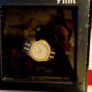 Bulova Men's Watch 96B235 Quartz Crystal Pave Dial Silver Tone S. Steel 42mm